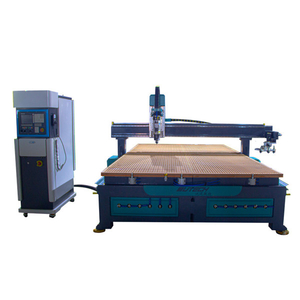 Metal Kesim için Yüksek Hassasiyetli 48 X 48 Alüminyum Cnc Router 3 Eksen